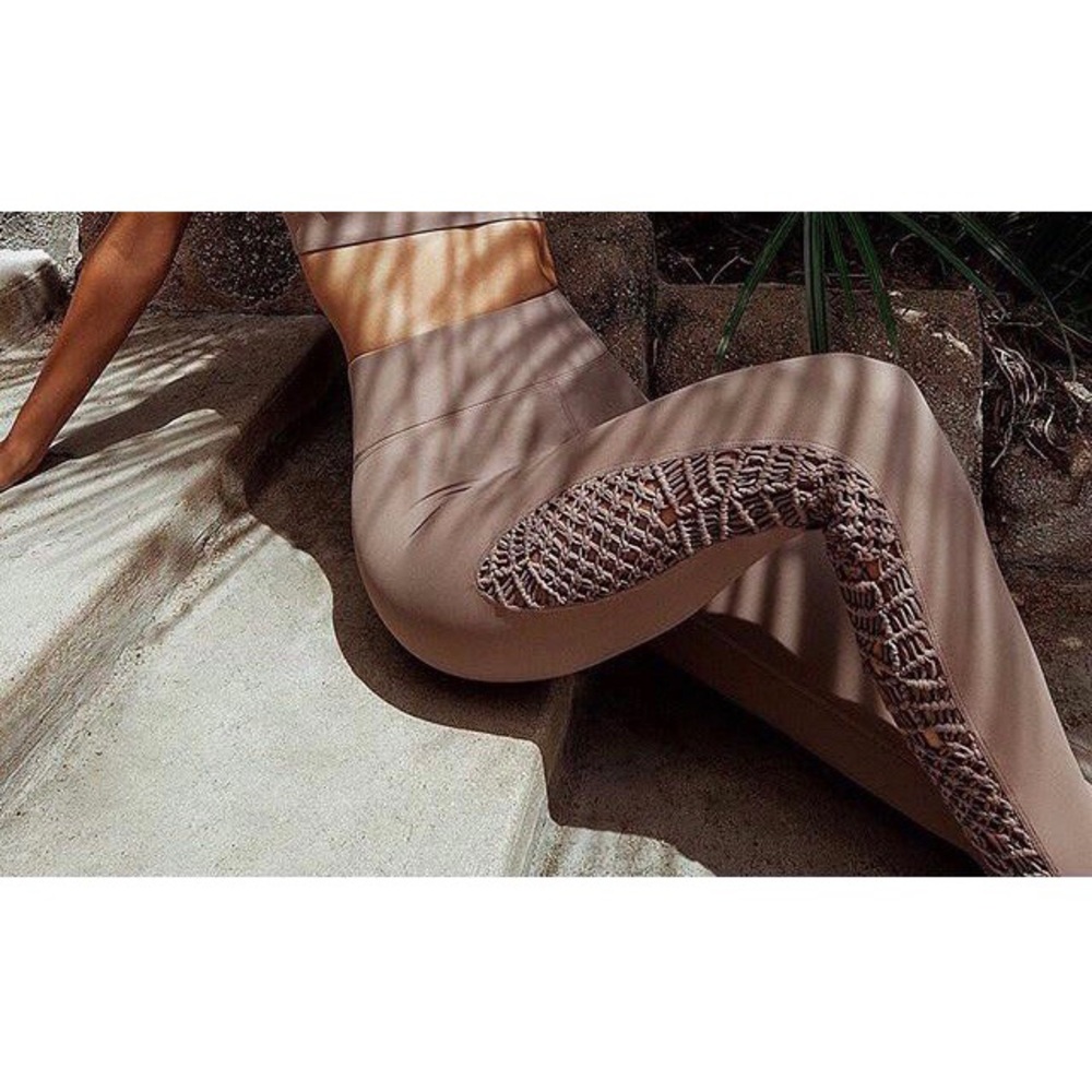 SOLD OUT Carbon38 Tanjung High Rise Leggings sz M